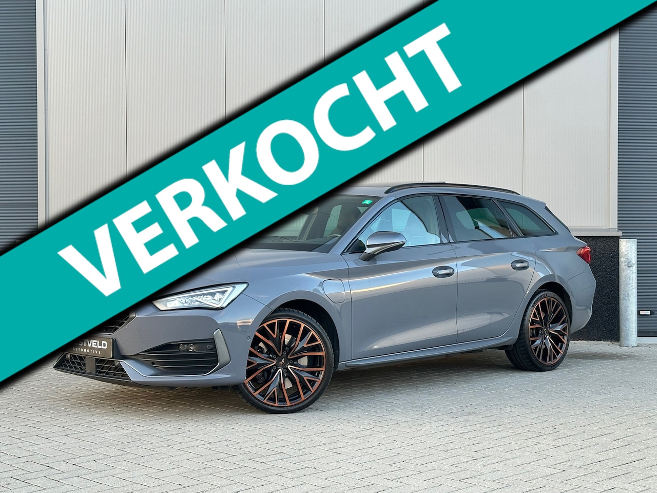 CUPRA Leon Sportstourer - 1.4 E-Hybrid VZ|PANO|ACC|CAMERA - AutoWereld.nl