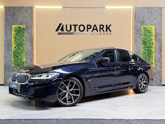 BMW 5-serie - 530e High Executive M-SPORT|SCHUIFDAK|HuD|360 CAMERA|LASER|MEMORY|KEYLESS|SFEERVERLICHTING