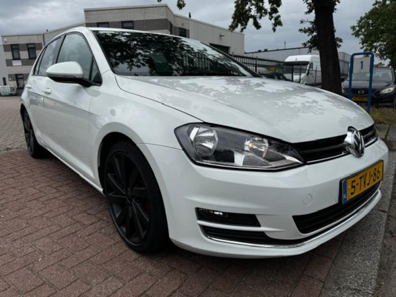 Volkswagen Golf - 1.4 TSI ACT 5deurs Highline Automaat Airco/ECC,Navigatie - AutoWereld.nl