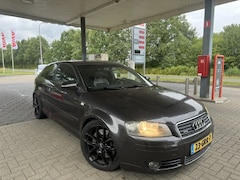 Audi A3 - 3.2V6 AUT SLINE CLIM SENS 250PK LAGE KM