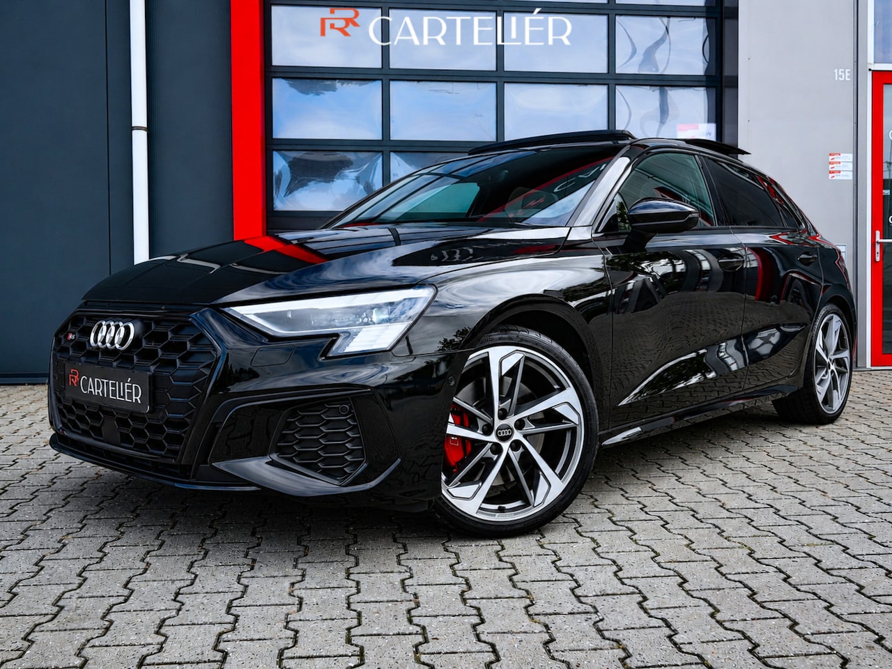 Audi S3 - 2.0 TFSI S3 Quattro 310PK | Pano | B&O | Head-Up | Alcantara RS Kuipstoelen | Keyless | Di - AutoWereld.nl