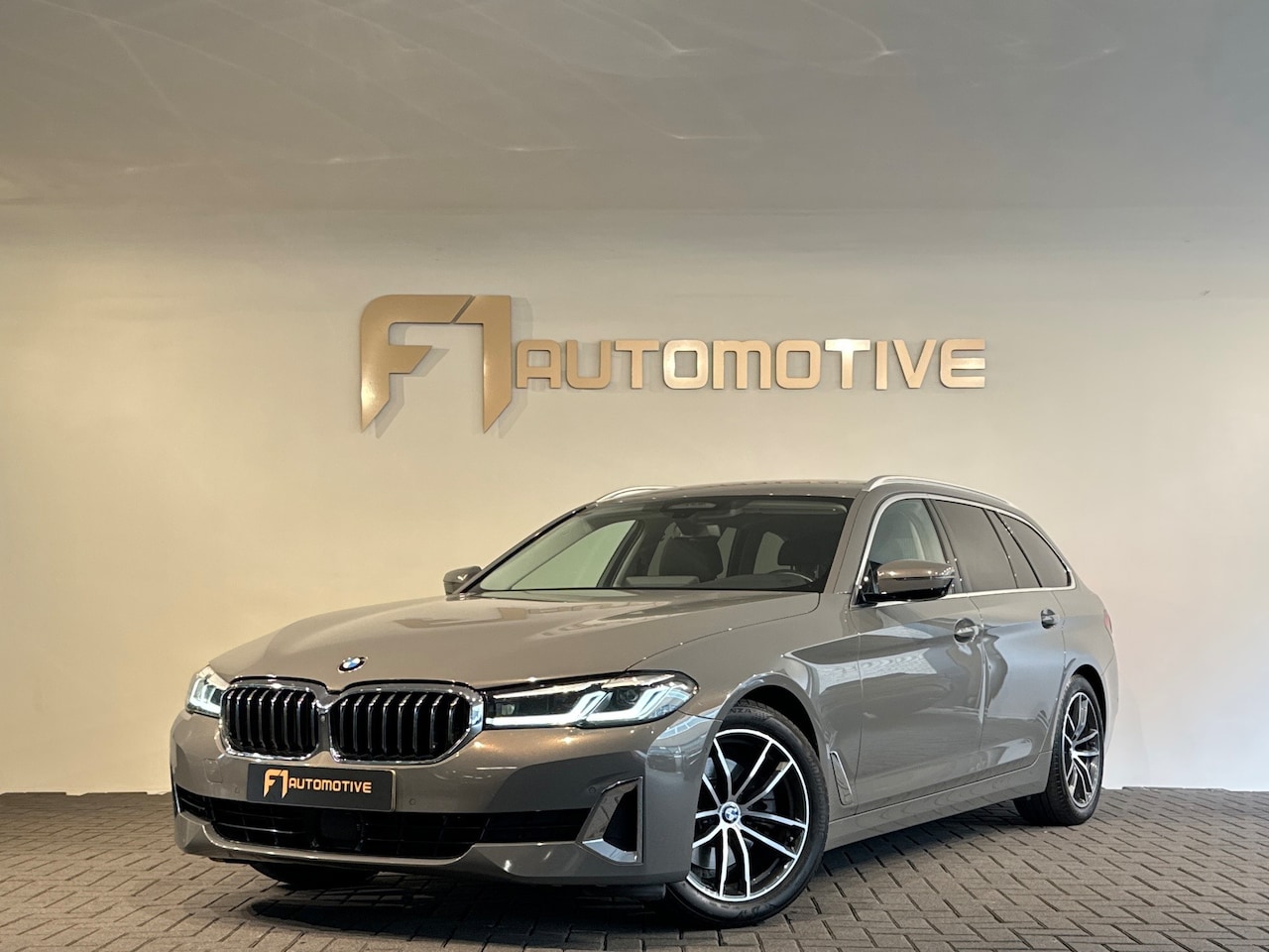 BMW 5-serie Touring - 520i High Executive Edition Memory|360|Trekhaak|BlindSpot - AutoWereld.nl