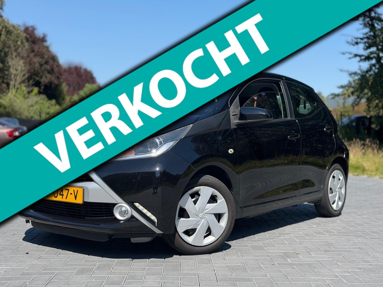Toyota Aygo - 1.0 VVT-i x-nav/Airco/Camera/Navi/NAP/Led/Carplay - AutoWereld.nl