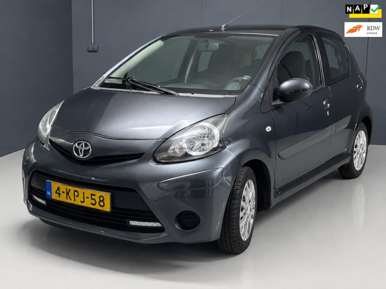 Toyota Aygo - Toyota Aygo 1.0 | 2013 | 5-deurs | Airco | Elektrische ramen | Centrale deurvergrendeling - AutoWereld.nl