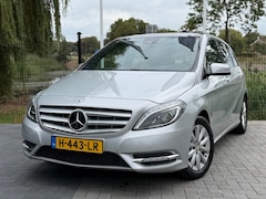Mercedes-Benz B-klasse - 200 AUT / CRUISE / PANO / LEDER / PDC / TREKHAAK