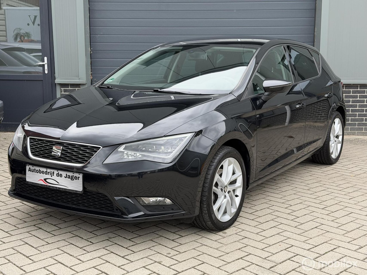 SEAT Leon SC - 1.2 TSI/ DEALER ONDERHOUDEN/ NAV./ APK/ 105 PK - AutoWereld.nl