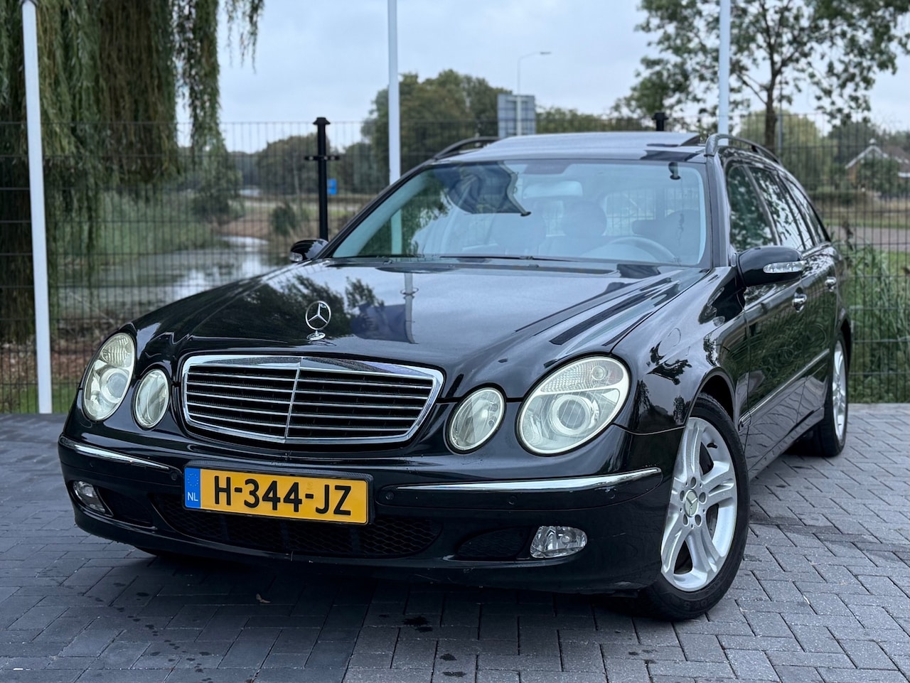 Mercedes-Benz E-klasse - 320 Avantgarde AUT / CLIMA / CRUISE / LEDER / SCHUIFDAK / TREKHAAK - AutoWereld.nl