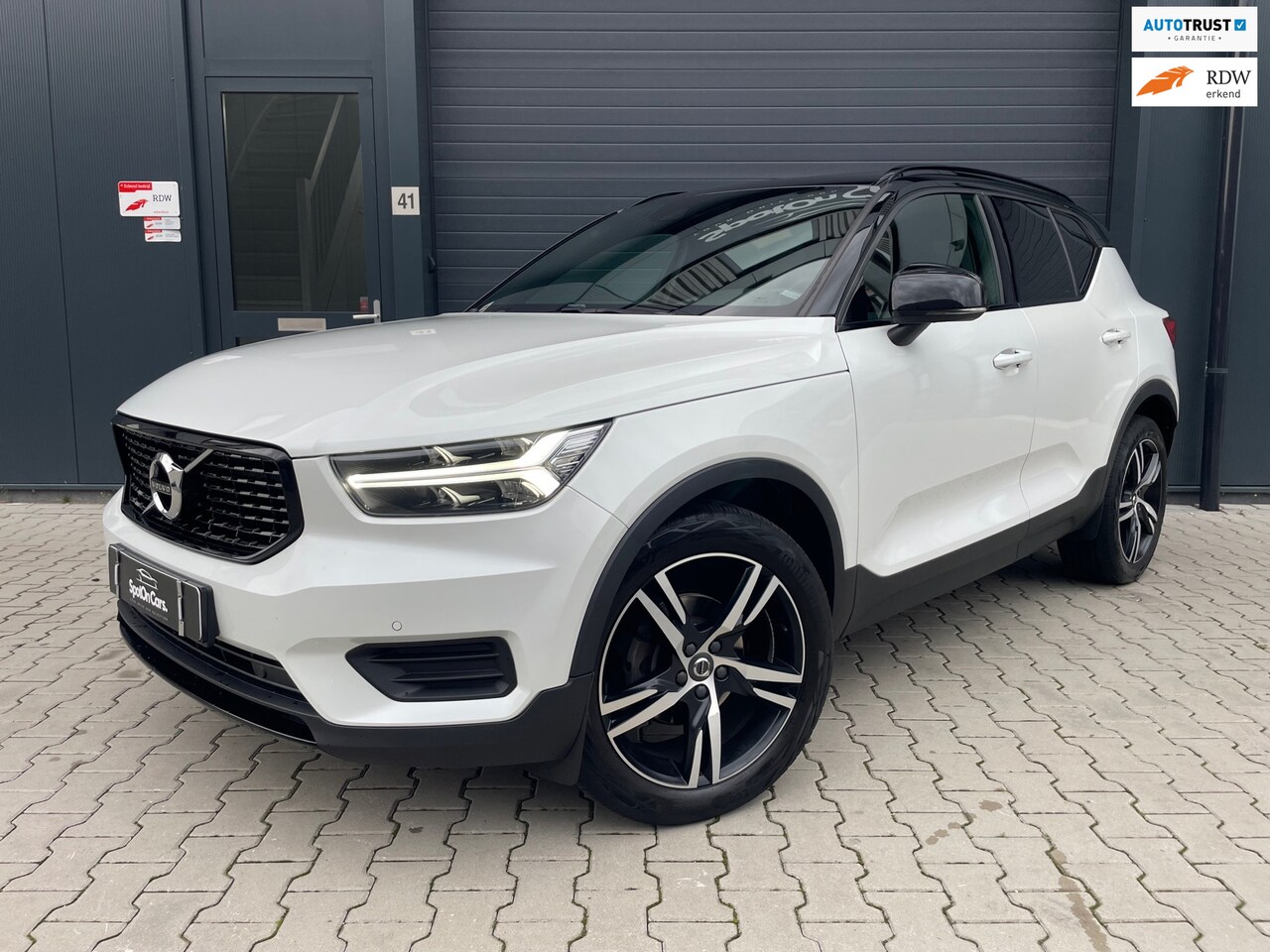 Volvo XC40 - 1.5 T3 R-Design PANO CAMERA LED KEYLESS - AutoWereld.nl