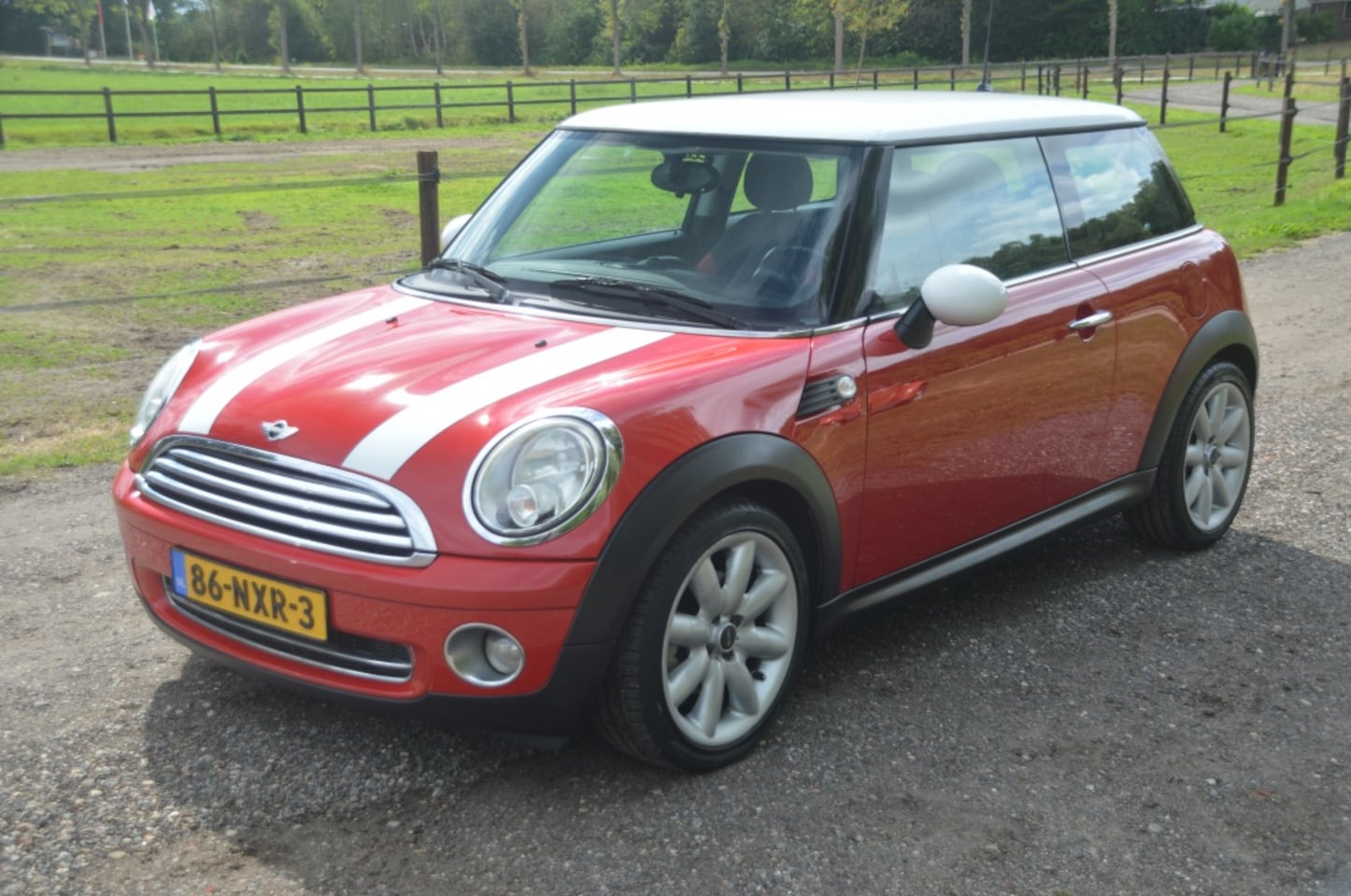 MINI 3-Deurs - 1.6 Cooper Bns Line Clima 17 inch - AutoWereld.nl