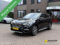 BMW X1 - xDrive20i Xline Panodak Navi Carplay Memory Leer Camera Harman Kardon Trekhaak