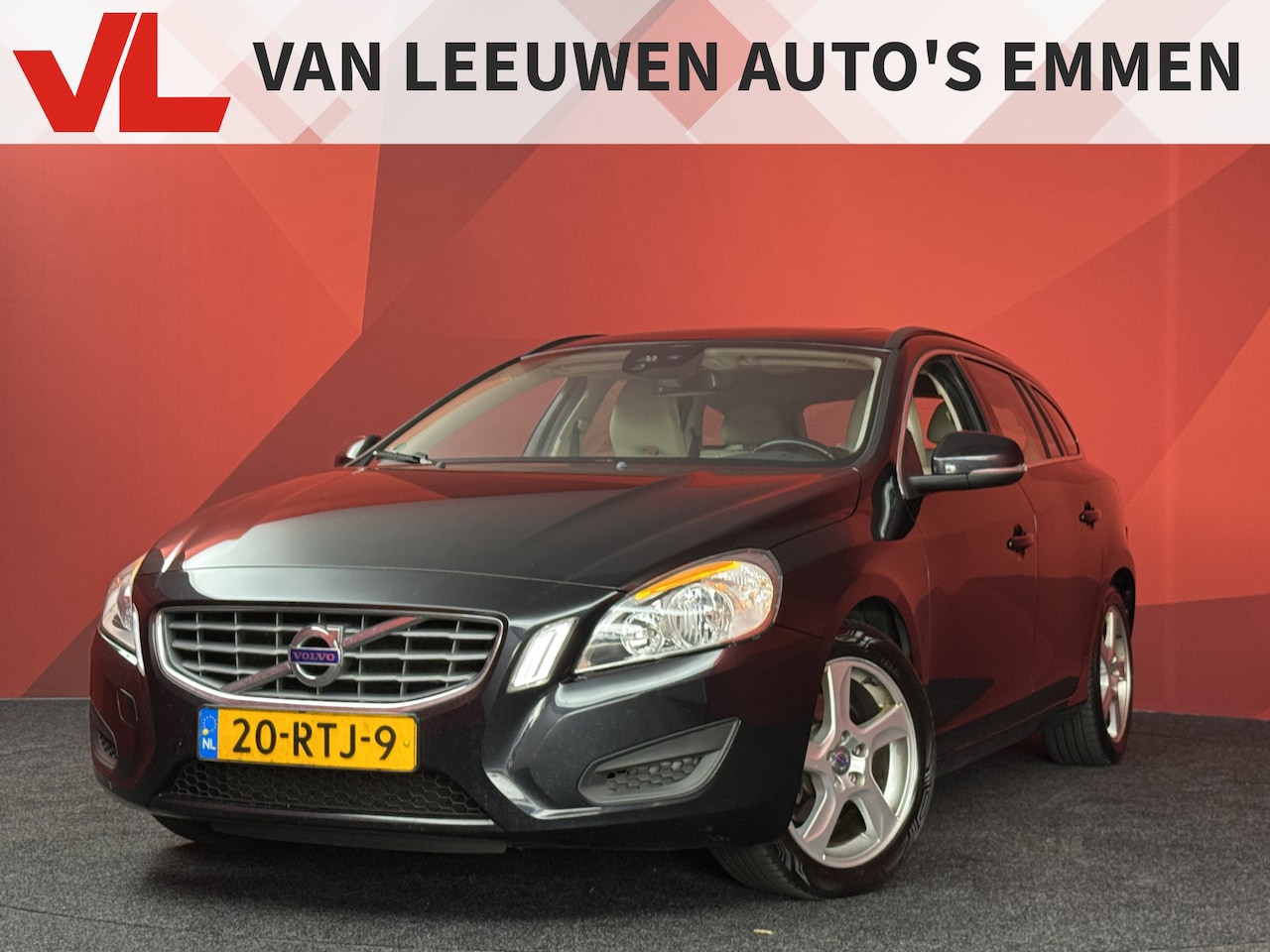 Volvo V60 - 1.6 T3 Momentum | APK 19-05-2027 | Stoelverwarming | Trekhaak - AutoWereld.nl