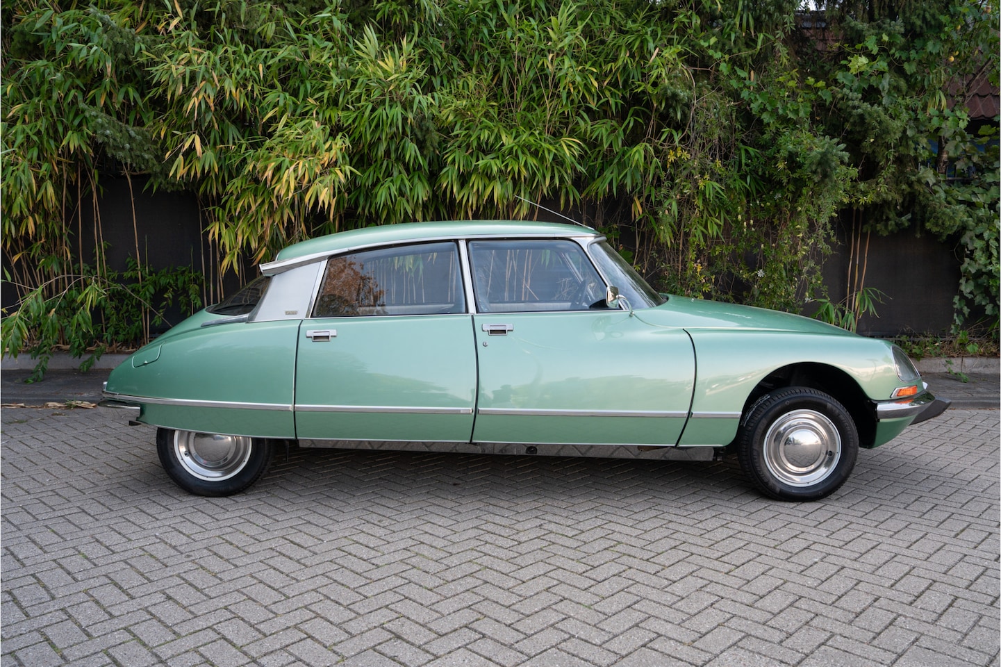 Citroën DS - DS 23 Pallas.1 ste eigenaar!!! Nieuwstaat Geheel gerestaureerd. - AutoWereld.nl