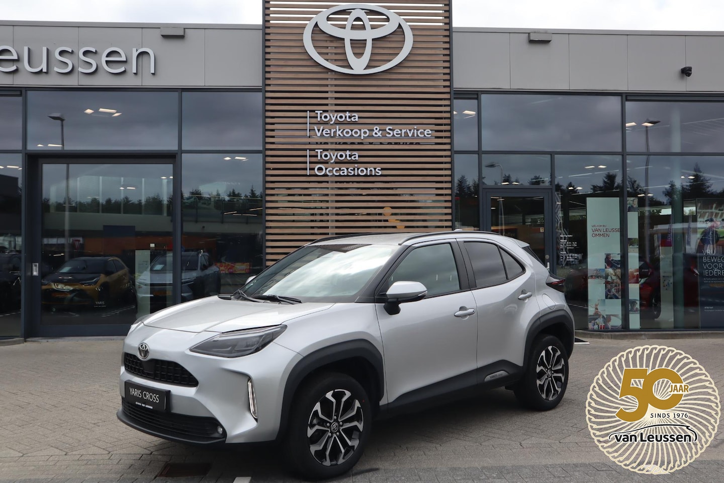 Toyota Yaris Cross - 1.5 Hybrid 115 DYNAMIC STOEL/STUURVERW KEYLESS 17'' LM-VELGEN CLIMA NAVI CAMERA APPLE/ANDR - AutoWereld.nl