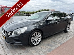 Volvo V60 - 1.6 T3 R-Design Airco/ECC Navi Keurige auto