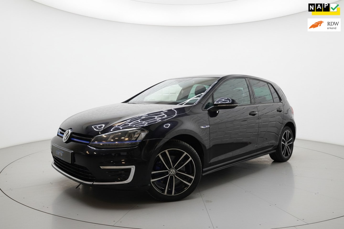 Volkswagen Golf - 1.4 TSI GTE PDC NAVI APPLE CARPLAY NAP - AutoWereld.nl