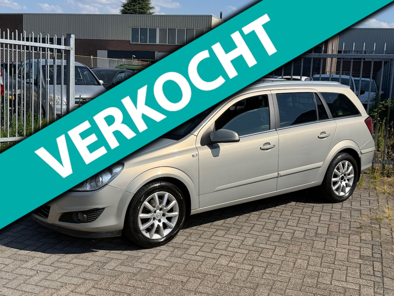 Opel Astra Wagon - 1.6 Temptation 116PK! 2e eigenaar! NL AUTO NAP! Airco l Cruise l Trekhaak l LMV l MTF-stuu - AutoWereld.nl