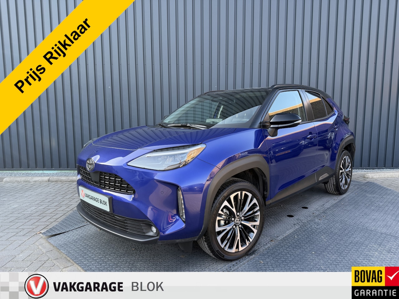 Toyota Yaris Cross - 1.5 Hybrid 130 Executive / Bi tone | BSM | Head-up display | PDC V+A | Rijklaar!! - AutoWereld.nl