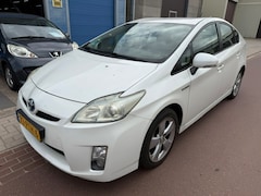 Toyota Prius - 1.8 Dynamic 2011 Navigatie NAP 279.673km Fijne Prius met boekjes en losse rekeningen