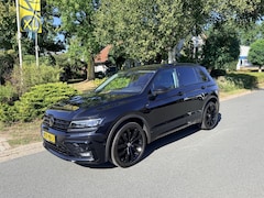 Volkswagen Tiguan - 2.0 TSI 4Motion 220PK DSG R-Line•Pano•Trekhaak