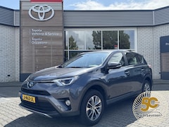 Toyota RAV4 - 2.5 Hybrid AWD ENERGY TREKHAAK 1650KG TREKGEW EL-ACHTERKLEP PARK-SENSOREN NAVI KEYLESS 17'