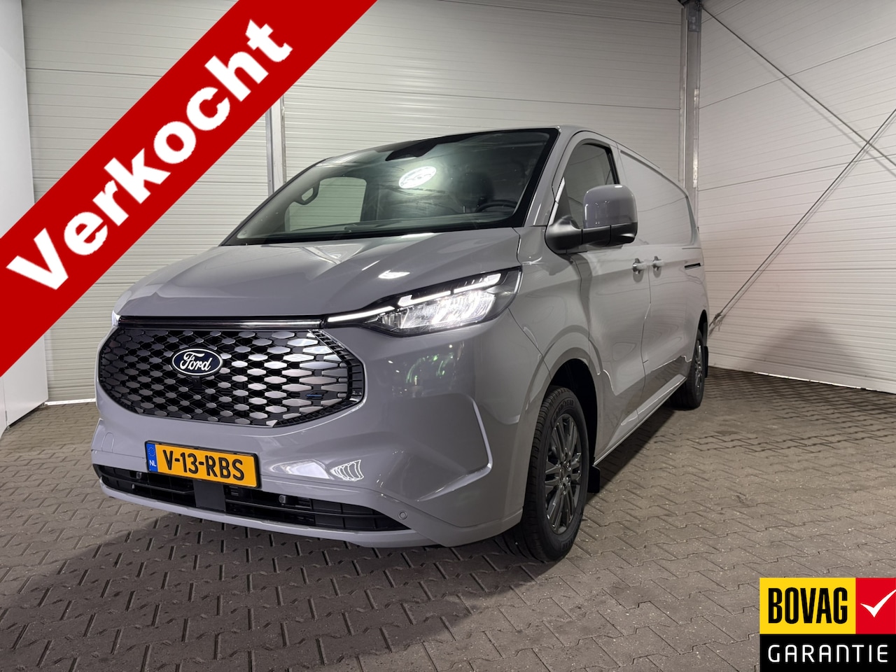 Ford E-Transit Cust. - 340 L2H1 Limited 71 kWh Dubbele schuifdeur, trekhaak VVB517 Prijs zoals getoond - AutoWereld.nl