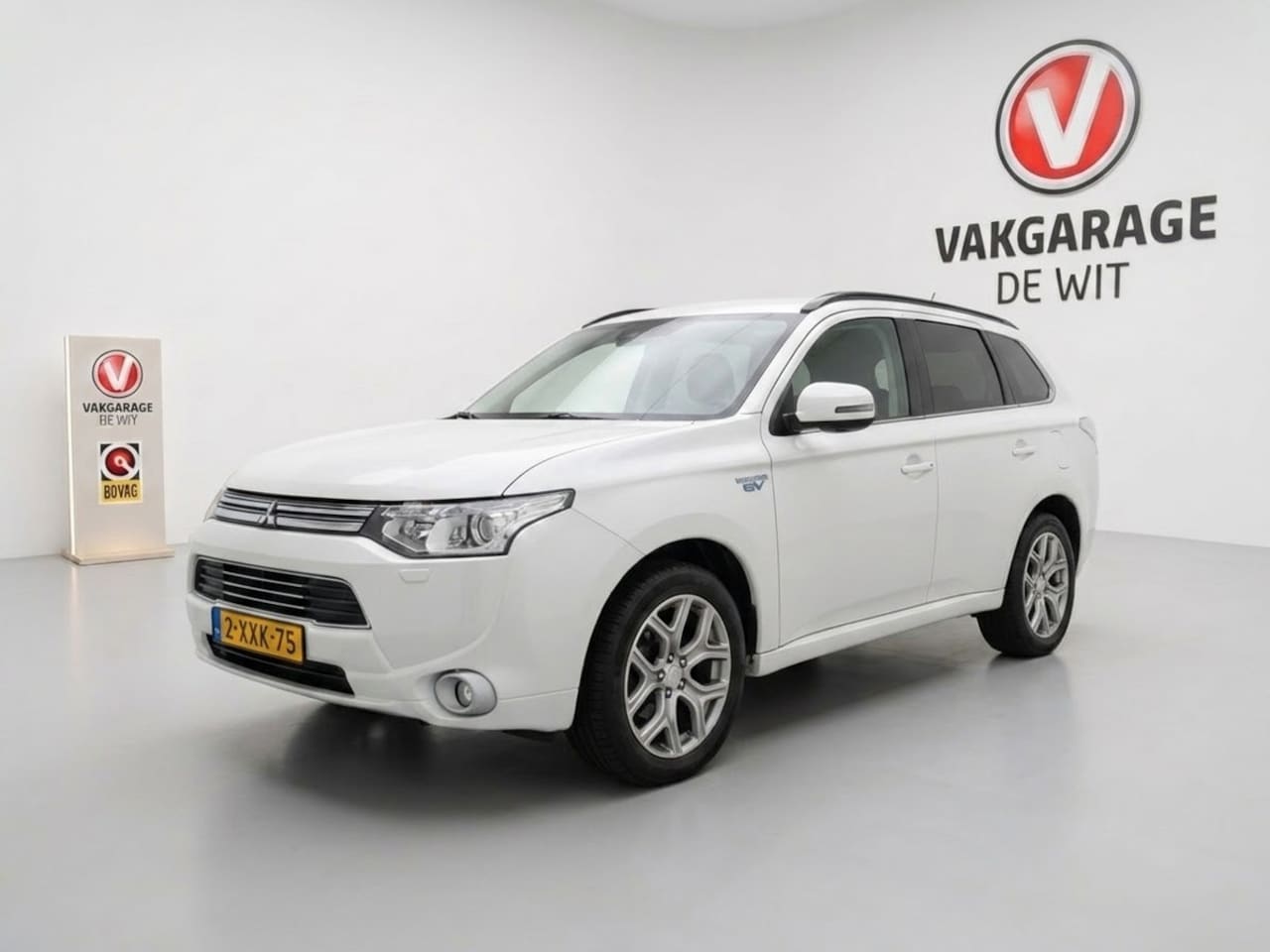 Mitsubishi Outlander - 2.0 PHEV Executive Edition 2.0 PHEV Executive Edition - AutoWereld.nl