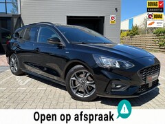 Ford Focus Wagon - 1.0 EcoBoost ST Line Automaat Weinig KM