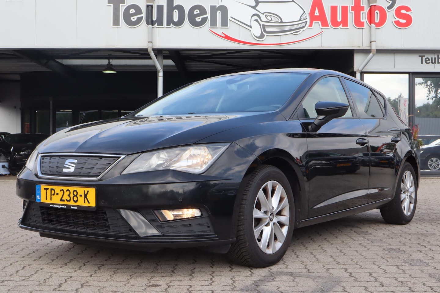 SEAT Leon - 1.0 EcoTSI Style Business Intense | Automaat | Apple Carplay/Android Auto | Cruise | Clima - AutoWereld.nl