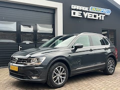 Volkswagen Tiguan - 1.5 TSI Comfortline Business Navi/Carplay/Trekhaak