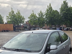 Ford Focus - 1.6-16V First Edition
