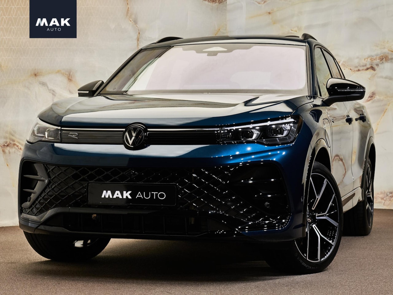 Volkswagen Tiguan - 1.5 eHybrid R-Line 1.5 eHybrid R-Line , 20", pano, tr.haak, H/K, massage, ACC, IQ.Light, HUD, Black Style - AutoWereld.nl