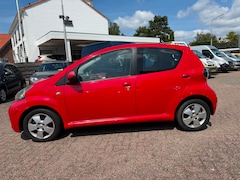 Toyota Aygo - 1.0-12V Cool, 11-2011, zo mee: 595,