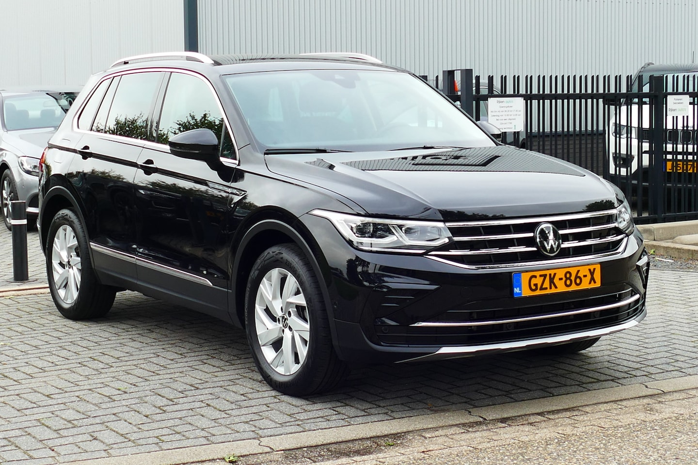 Volkswagen Tiguan - 1.5 eTSI Life Edition. Adap Cruise, IQ Licht, Camera, Navi, Virt Cock, 18"LMV, Haak 1800kg - AutoWereld.nl