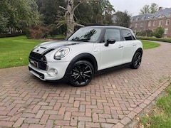 MINI 5-Deurs - 2.0 Cooper S Chili Mini 2.0 Cooper S Chili 5D Pano Head-up Keyles AUT 2015 Wit