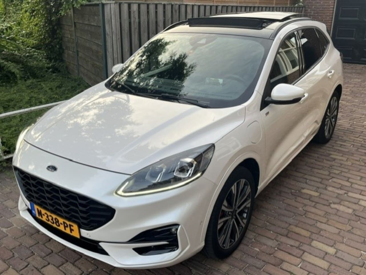 Ford Kuga - ST LINE - X Black Edition - AutoWereld.nl