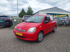 Toyota Yaris - 1.3-16V VVT-i Sol AIRCO + BOEKJES + 100 DKM