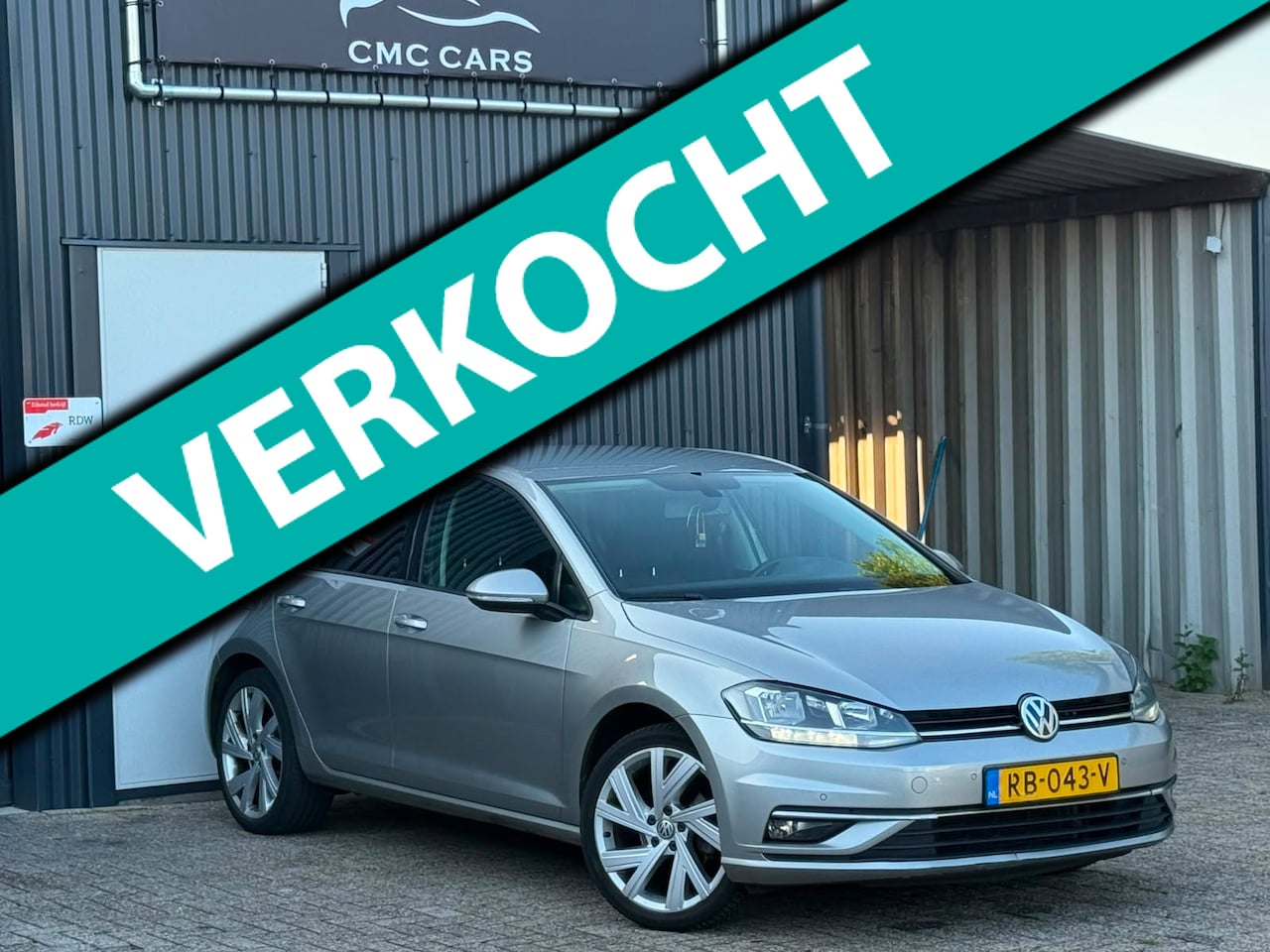 Volkswagen Golf - 1.0 TSI Comfortline 18INCH//AAC//Carplay//Trekhaak!! - AutoWereld.nl