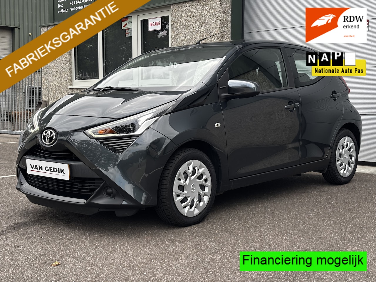 Toyota Aygo - 1.0 VVT-i x-play Automaat Navi Carplay Camera Nap Airco - AutoWereld.nl
