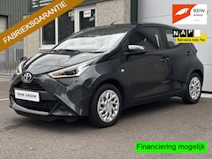 Toyota Aygo - 1.0 VVT-i x-play Automaat Navi Carplay Camera Nap Airco