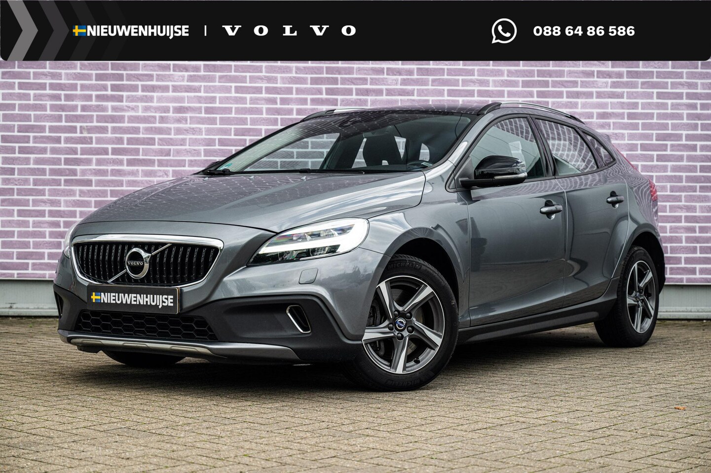 Volvo V40 Cross Country - 1.5 T3 Nordic+ | Trekhaak | Panorama dak | Stoelverwarming | Nieuwe distrbutieriem | Clima - AutoWereld.nl