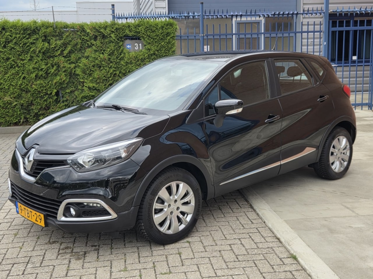 Renault Captur - 0.9 TCe Authentique bj 2014 111000 km - AutoWereld.nl