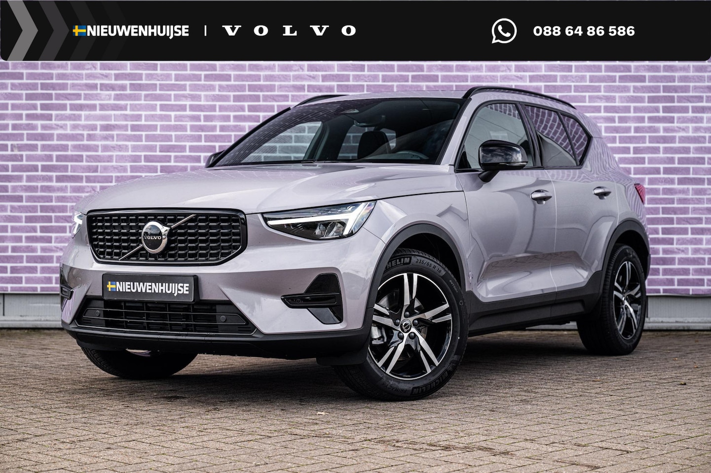 Volvo XC40 - 2.0 B4 Plus Dark | Trekhaak | Panoramadak | Harman Kardon Audio | Achteruitrijcamera | Par - AutoWereld.nl