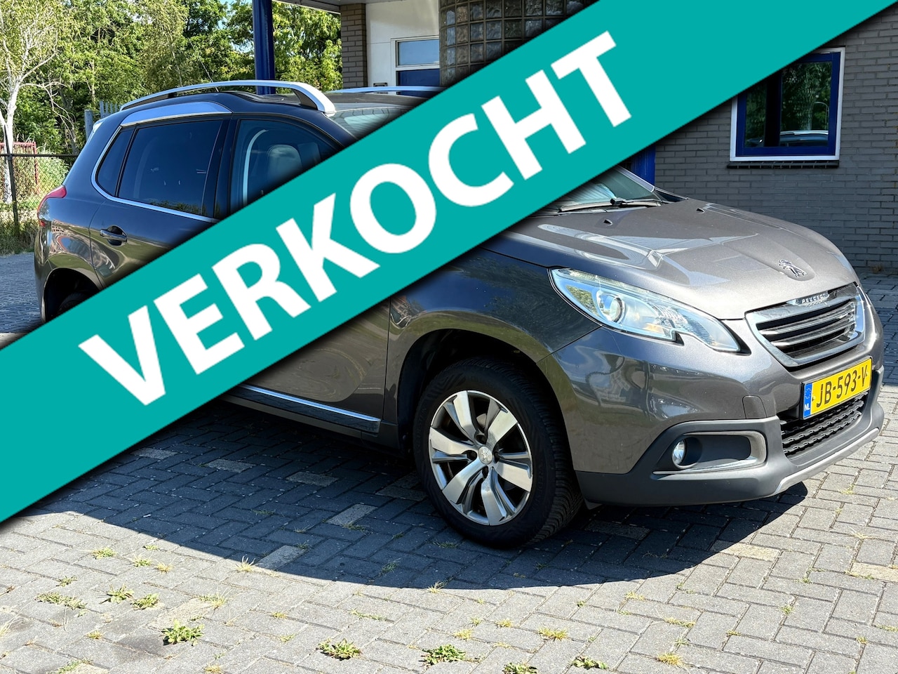Peugeot 2008 - 1.2 PureTech Allure/Navi/Aut/Leer/park Snr/NAP - AutoWereld.nl