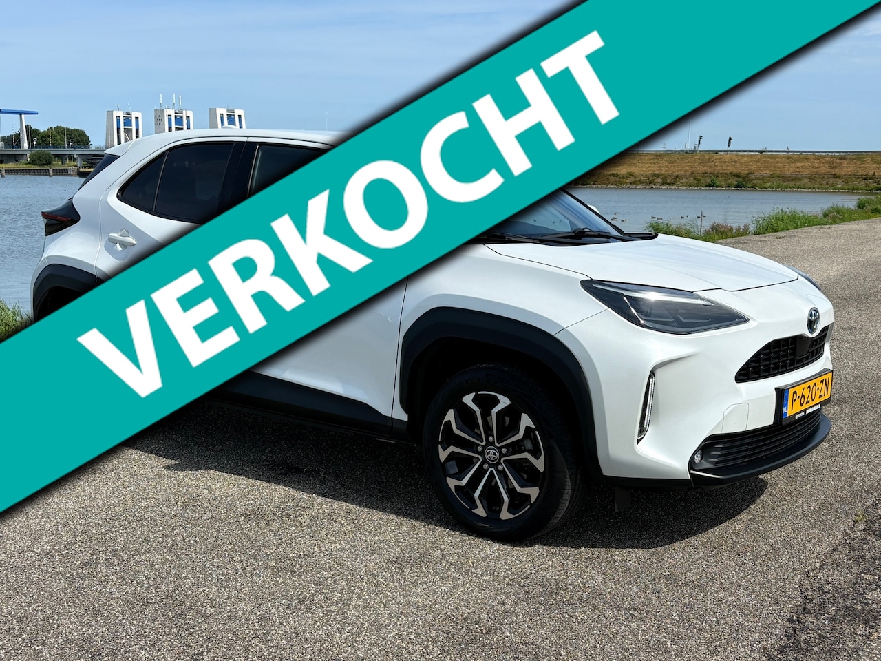Toyota Yaris Cross - 1.5 Hybrid Business Plus/Navi/Cam/Led/Dealer Auto - AutoWereld.nl
