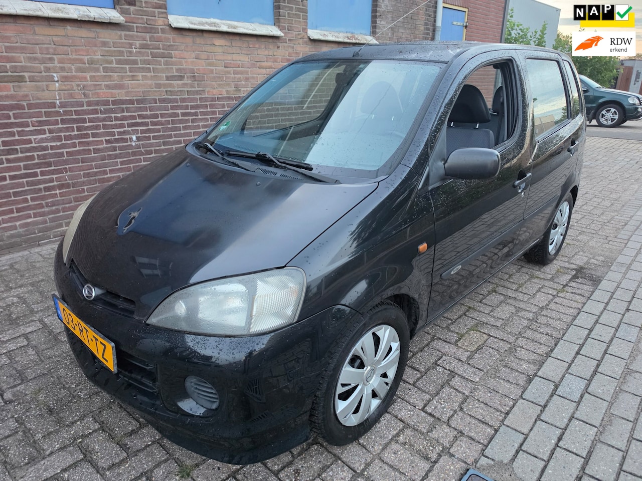 Daihatsu Young RV - 1.0-12V STi APK 10-7-2027 KM NAP 89135 - AutoWereld.nl