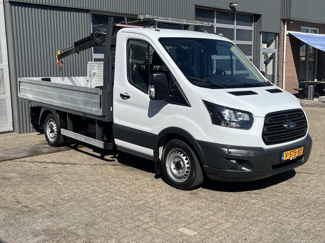 Ford Transit - 310 2.0 TDCI Hiab Laadkraan Euro 6 Bpm vrij Airco Ex overheid Trekhaak 2750kg Open laadbak - AutoWereld.nl