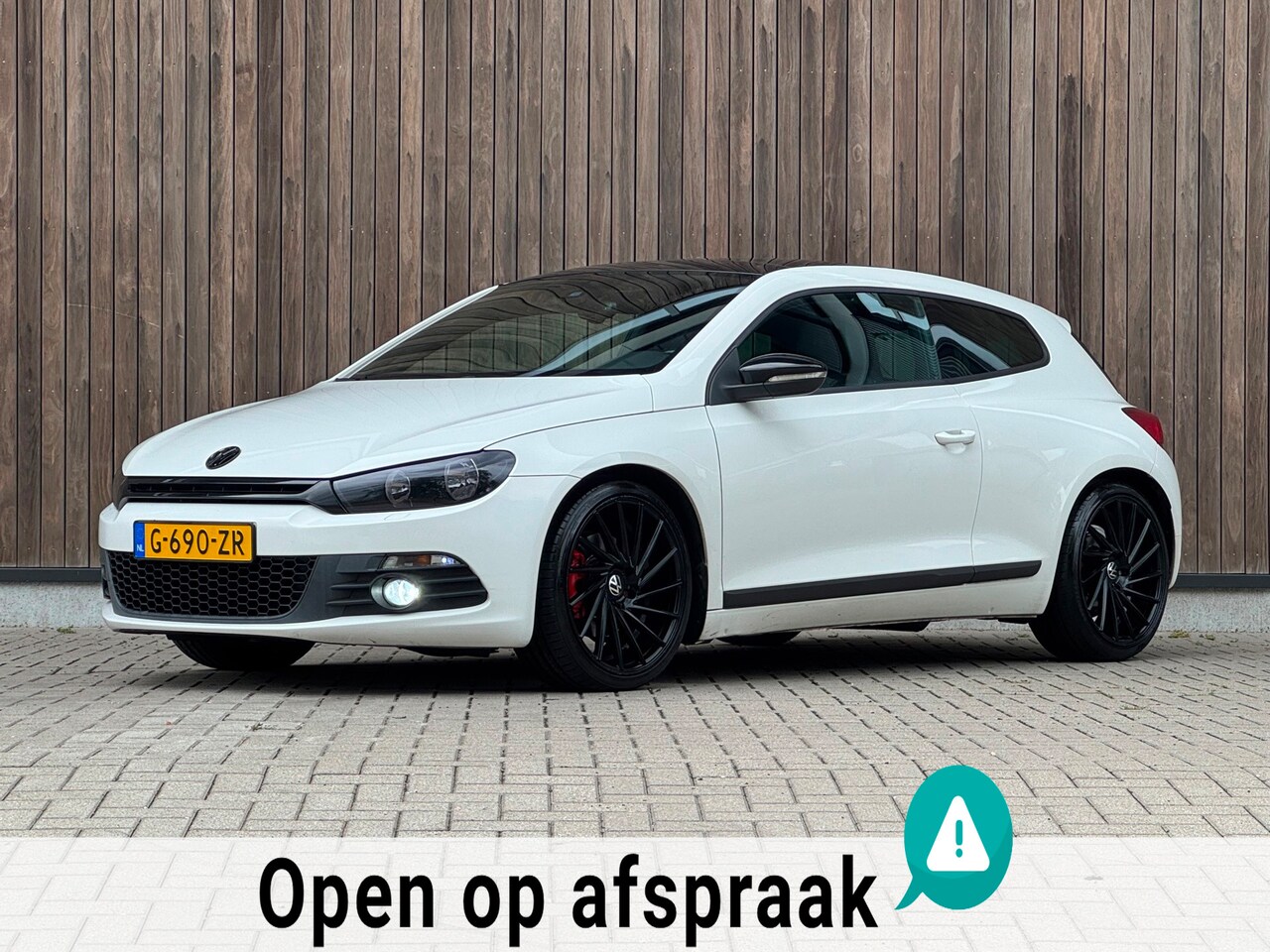 Volkswagen Scirocco - 1.4 TSI R-Line / Pano / Leder - AutoWereld.nl
