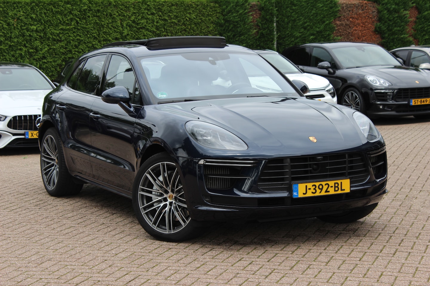 Porsche Macan - 2.9 Turbo / Panoramadak / 360Camera / Standkachel / Luchtvering / Adaptieve Stoelen / Keyl - AutoWereld.nl