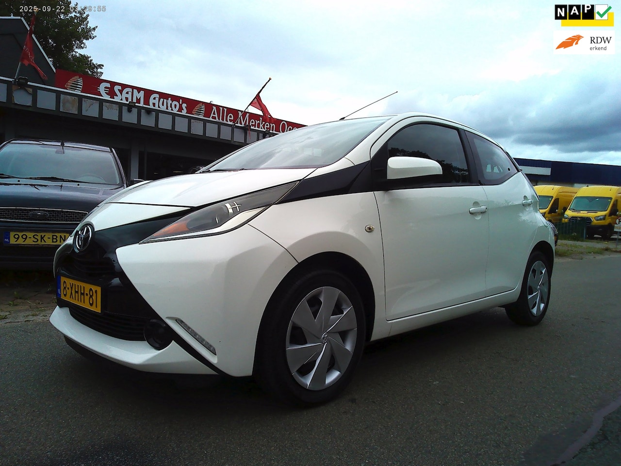 Toyota Aygo - 1.0 VVT-i x-play(NAVI+Airco) - AutoWereld.nl