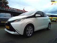 Toyota Aygo - 1.0 VVT-i x-play(NAVI+Airco)